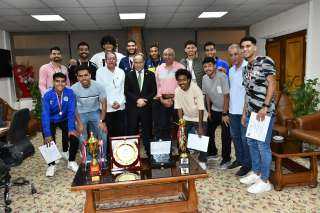 بجامعة قناة السويس تكريم الفرق الفائزة في كرة القدم الخماسية وكرة السلة احتفالا بذكرى تحرير سيناء
