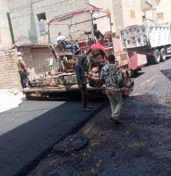 محافظ كفرالشيخ يتابع أعمال رصف شارع البهلول ببلطيم