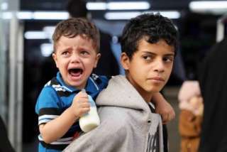 ”محاصرون في مرمى النيران”.. هكذا تؤثر الحرب على أطفال جنوب لبنان