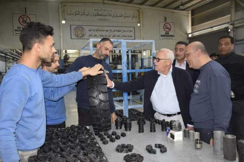محافظ بورسعيد يُهنئ الأيدي العاملة من أبناء المحافظة بمناسبة عيد العمال