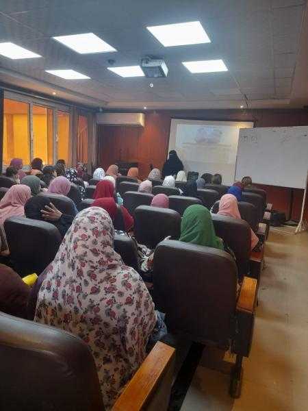 صحة أسيوط تنظم دورات تدريبية على أعمال المبادرات الرئاسية بمشاركة أكثر من 450 ممرضة
