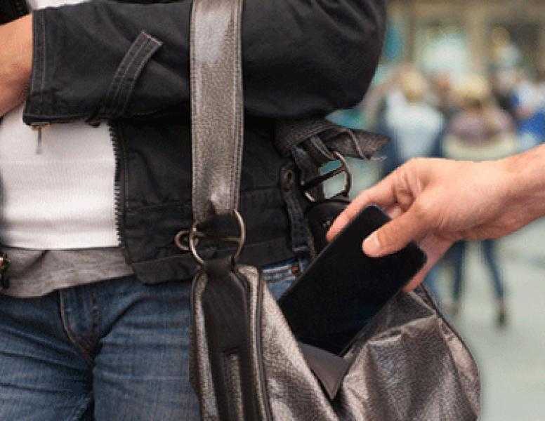 ضبط عصابة سرقة الهواتف المحمولة في روض الفرج