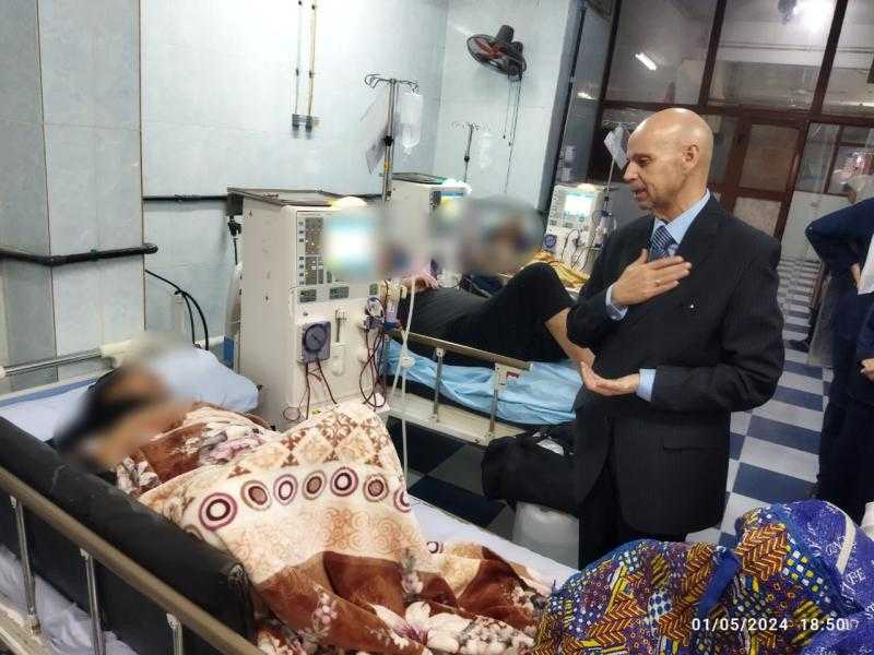 وكيل وزارة الصحة بالشرقية يتفقد الخدمة الطبية بمستشفى الزقازيق العام