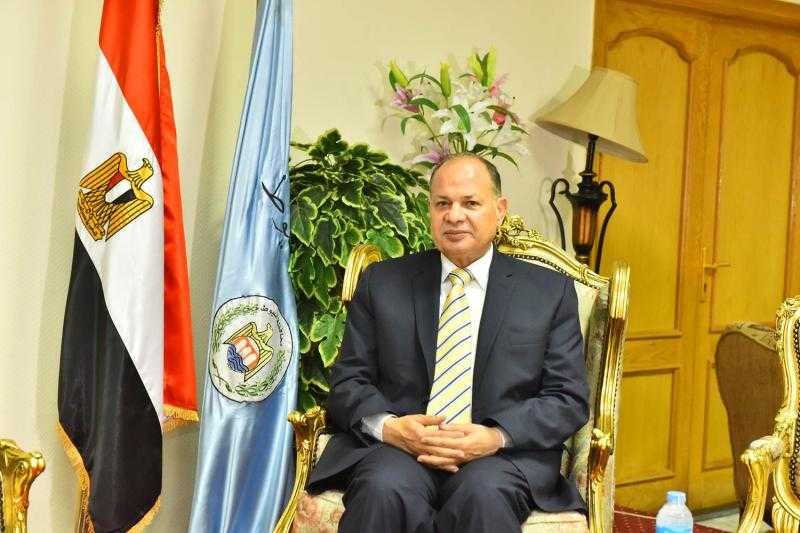 محافظ أسيوط يهنئ البابا تواضروس الثاني وجميع أساقفة ورؤساء الطوائف المسيحية