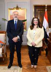 وزيرة الهجرة تستقبل السفير اليوناني لدى مصر