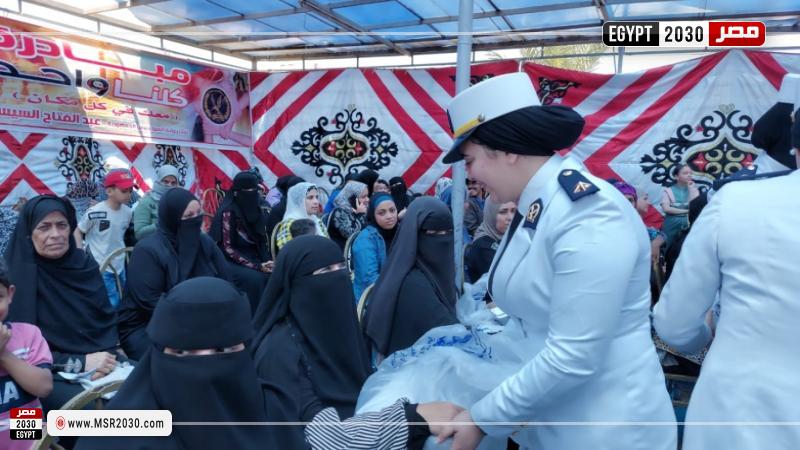 الداخلية تنظم قافلة إنسانية وطبية فى بورسعيد وتوزيع مساعدا