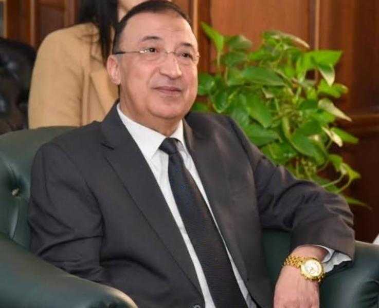 محافظ الإسكندرية يهنئ البابا تواضروس الثاني والإخوة الأقباط بعيد القيامة المجيد