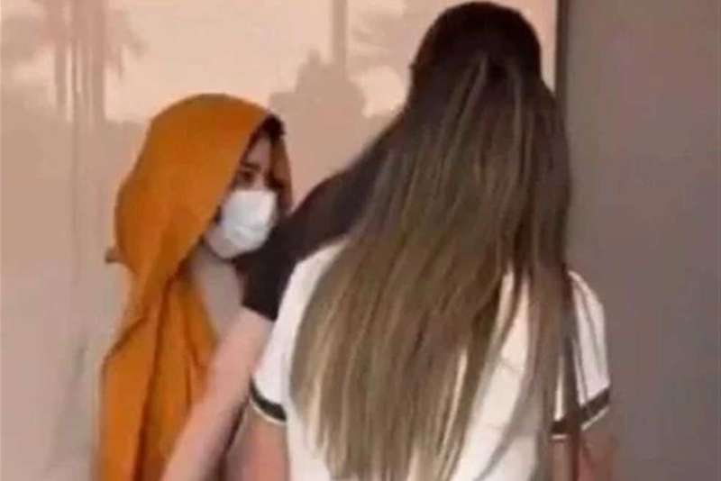 شيرين عبدالوهاب بالحجاب 