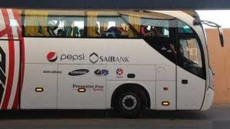 حافلة الزمالك تصل إلى استاد برج العرب استعدادا لخوض لقاء سموحة
