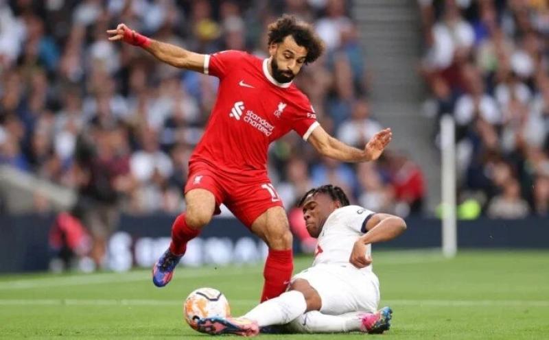 فيديو | ليفربول يُحيي آماله في التتويج بلقب الدوري الإنجليزي بفوز عريض على توتنهام