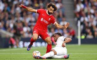 محمد صلاح يقود هجوم ليفربول أمام أستون فيلا في الدوري الإنجليزي
