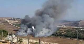 حزب الله يستهدف بعشرات الصواريخ قاعدة عسكرية إسرائيلية في الجولان
