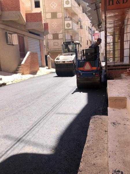 محافظ كفرالشيخ يتابع أعمال رصف تقاطعات شارع المعهد الدينى ببلطيم