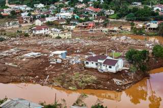 أمريكا اللاتينية تعيش أسوأ أيامها.. فيضانات البرازيل تقتل 79 شخصا وتحذيرات من انتشار حمى الضنك