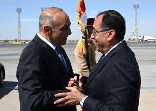 ​رئيس الوزراء يستقبل نظيره الأردني بمطار القاهرة الدولي