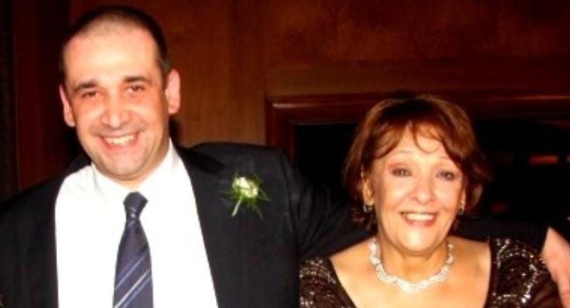 والدة كريم عبدالعزيز