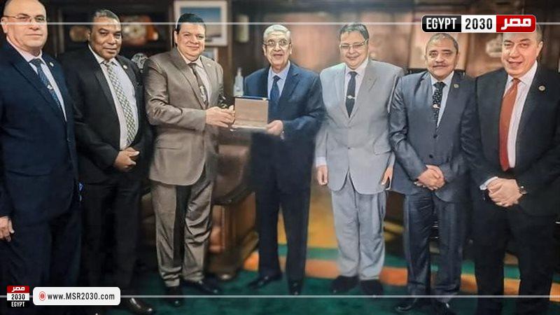 تكريم وزير الكهرباء