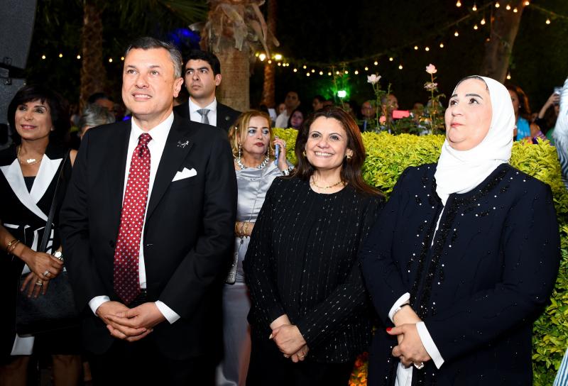 وزيرة الهجرة 