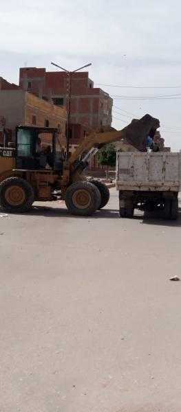 الوحدات المحلية بالإسماعيلية تواصل أعمالها في رفع مخلفات تقدر حمولاتها بحوالي ٧٠٩٩ طن خلال الأسبوع الماضي