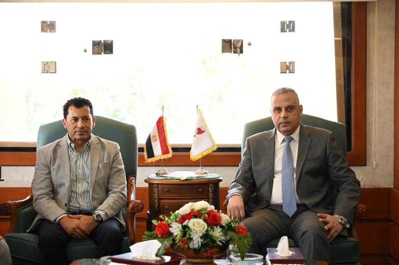أشرف صبحي يصل محافظة سوهاج لتفقد المنشآت الشبابية والرياضية