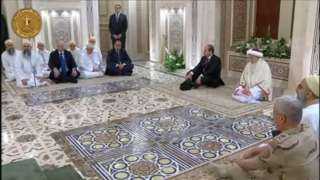 السيسي يستمع لآيات من الذكر الحكيم في بداية افتتاح أعمال تطوير مسجد السيدة زينب
