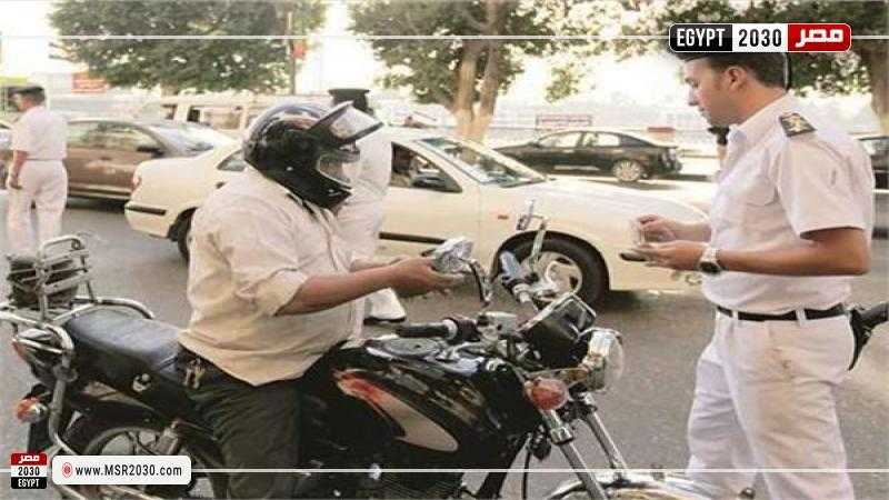 تحرير 496 مخالفة لقائدي الدراجات النارية لعدم ارتداء الخوذة