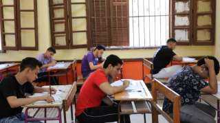 طلاب أولى ثانوي يؤدون امتحاني الإنجليزي والتاريخ بالقاهرة والجيزة