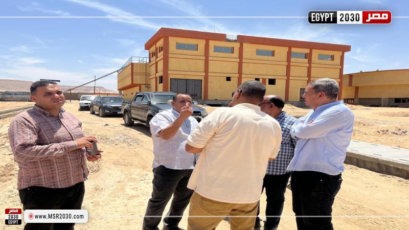 المشرف على مدينة غرب قنا