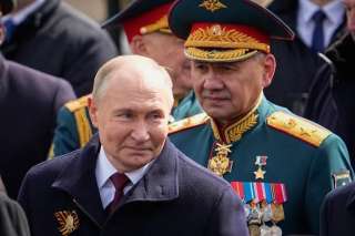 في خطوة ”غير متوقعة” واتهامات مفاجئة.. لماذا أقال بوتين وزير الدفاع؟
