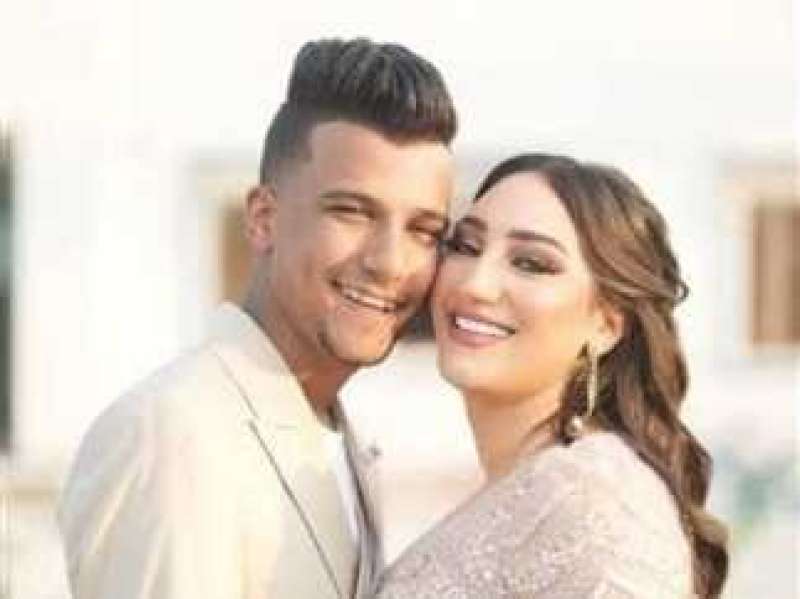عصام صاصا وزوجته