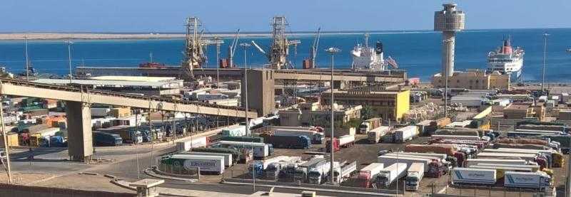 تداول 11 ألف طن و660 شاحنة بضائع عامة ومتنوعة بموانئ البحر الأحمر