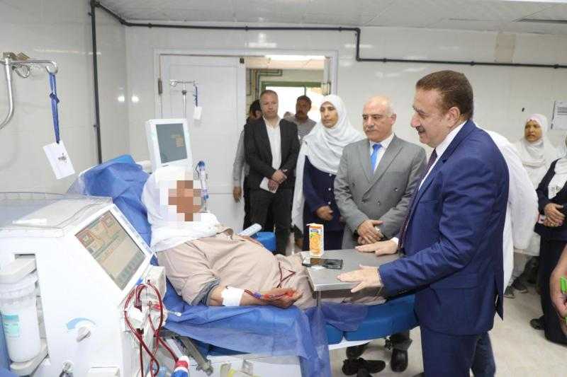 محافظ المنوفية يتفقد مستشفى السادات العام للاطمئنان على جودة الخدمات الطبية ويحيل 43 من المتغيبين للتحقيق