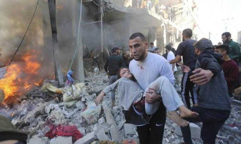 تفريغ الحمولة الأولى من المساعدات على الميناء العائم في غزة