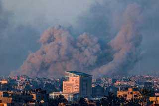 غارات إسرائيلية عنيفة على شمال ووسط غزة