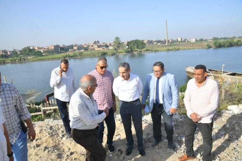 محافظ الغربية يتابع مشروعات الرصف والتطوير واستقبال طلبات التصالح بالمركز التكنولوجي بكفر الزيات