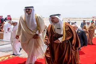 أمير قطر يصل العاصمة البحرينية في القمة العربية الثالثة والثلاثين