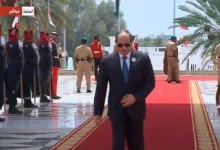السيسي يصل مقر انعقاد القمة العربية الـ 33 بالبحرين