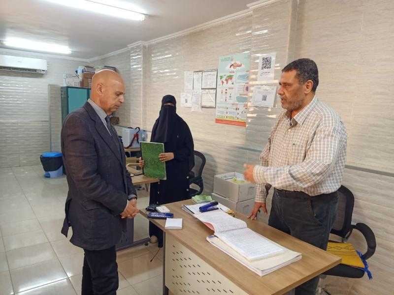 وكيل وزارة الصحة بالشرقية يتفقد المركز الدولي لتطعيم المسافرين بديوان المديرية
