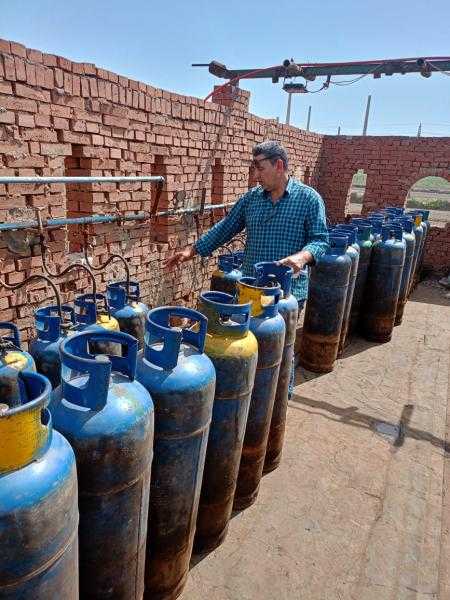 ضبط مستودع غاز تصرف فى 4320 إسطوانة بالبحيرة