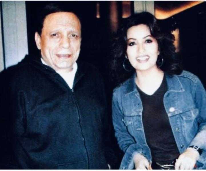 لطيفة تهنئ عادل إمام بعيد ميلاده