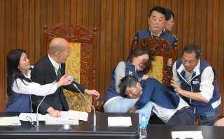 بسبب الإصلاحات.. شجار بالأيدي في برلمان تايوان