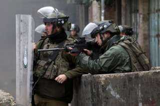 آليات الاحتلال الإسرائيلي تطلق النار بكثافة غرب مخيم النصيرات