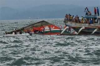 جنوب إفريقيا.. البحث عن 11 صيادا مفقودا بعد غرق قاربهم
