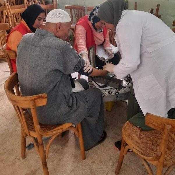 تقديم خدمات طبية وبيطرية وتوعوية للمواطنين بالمجان خلال قافلة سكانية متكاملة بمركز الدلنجات
