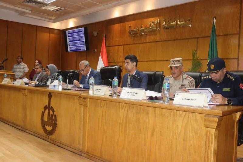 محافظ القليوبية يعقد إجتماع المجلس التنفيذي للمحافظة بحضور الأجهزة التنفيذية لمناقشة خطة المحافظة