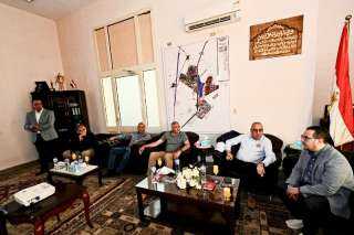 وزير الإسكان يعقد اجتماعاً بمقر جهاز مدينة ”الفيوم الجديدة”