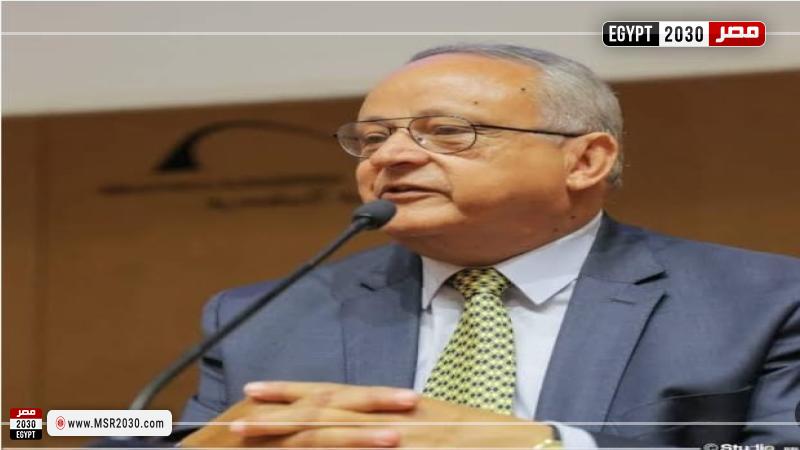الدكتور أحمد زايد