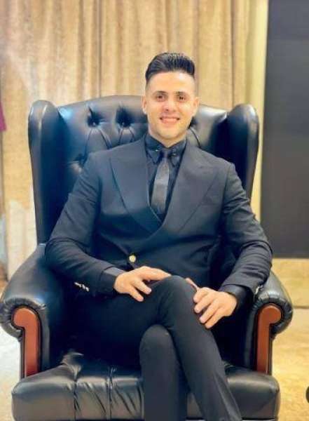 مصمم الازياء إسلام سعد 