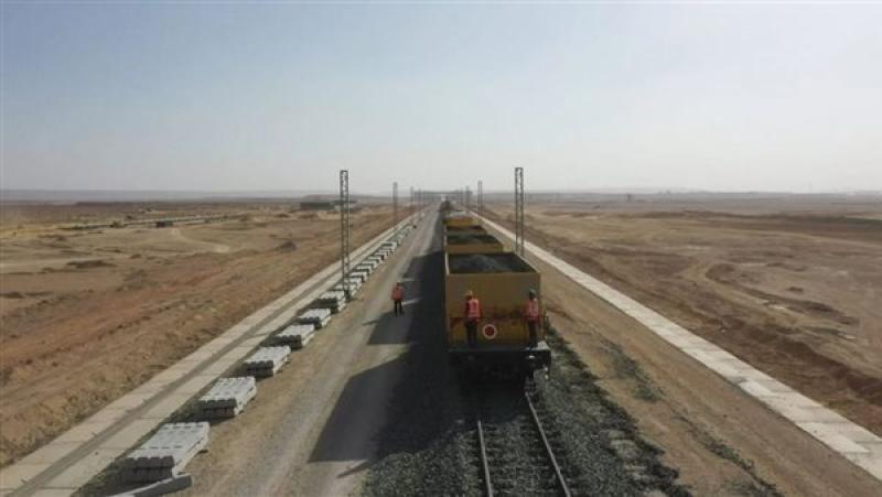 قضبان أول قطار كهربائي سري