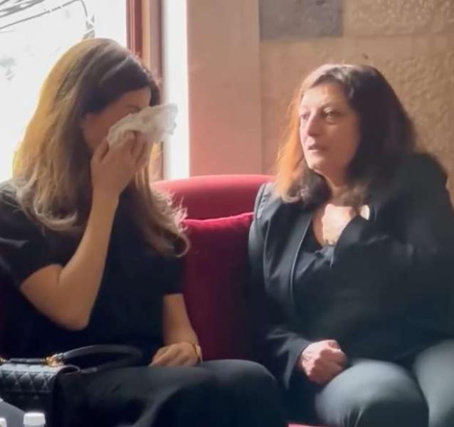 انهيار نانسي عجرم في عزاء مصفف الشعر طوني صوايا